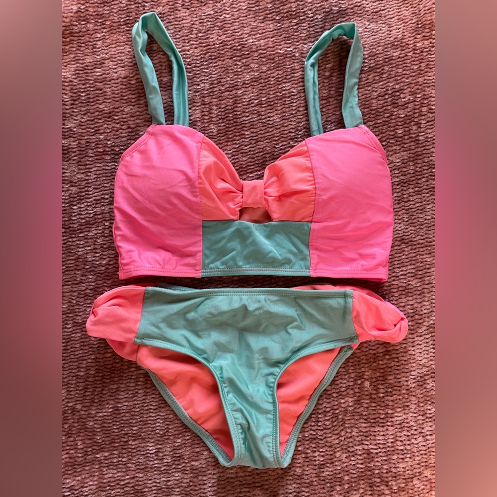 Women’s two piece color block bright swimsuit